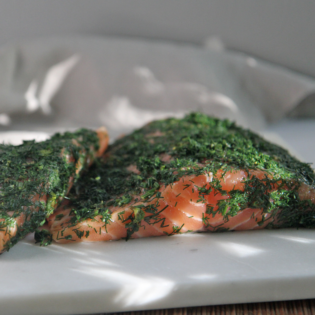 Лосось гравлакс слабой соли кусок Лосось гравлакс с укропом