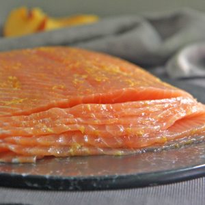 Лосось фирменного посола для леди, филе на коже