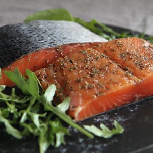 Лосось малосольный «пастроми» в итальянском стиле, филе на коже