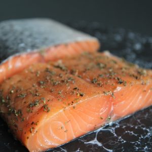 Лосось малосольный «пастроми» в итальянском стиле, филе на коже